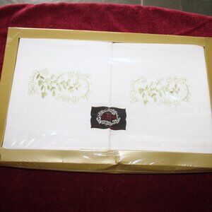 Vintage Boxed Pillow Cases - Green Embroidery